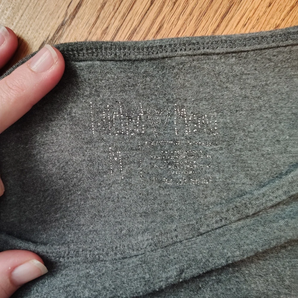 LM Nursing Top - Picture 2 of 2